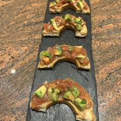 フッレシュトマトとアボカド 車麩のブルスケッタ