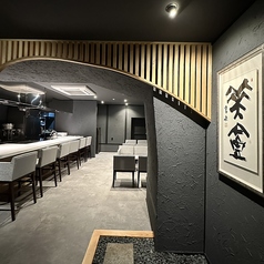 カウンター席では自慢のお料理ができる工程を視覚からお愉しみ頂けます。