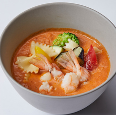 海老と彩り野菜のトマトクリームスープ
