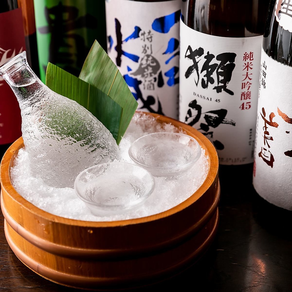 日本酒・焼酎の銘柄も豊富にご用意しております。料理とご一緒にお楽しみください！