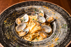 スパゲッティ ボンゴレビアンコ カラスミがけ