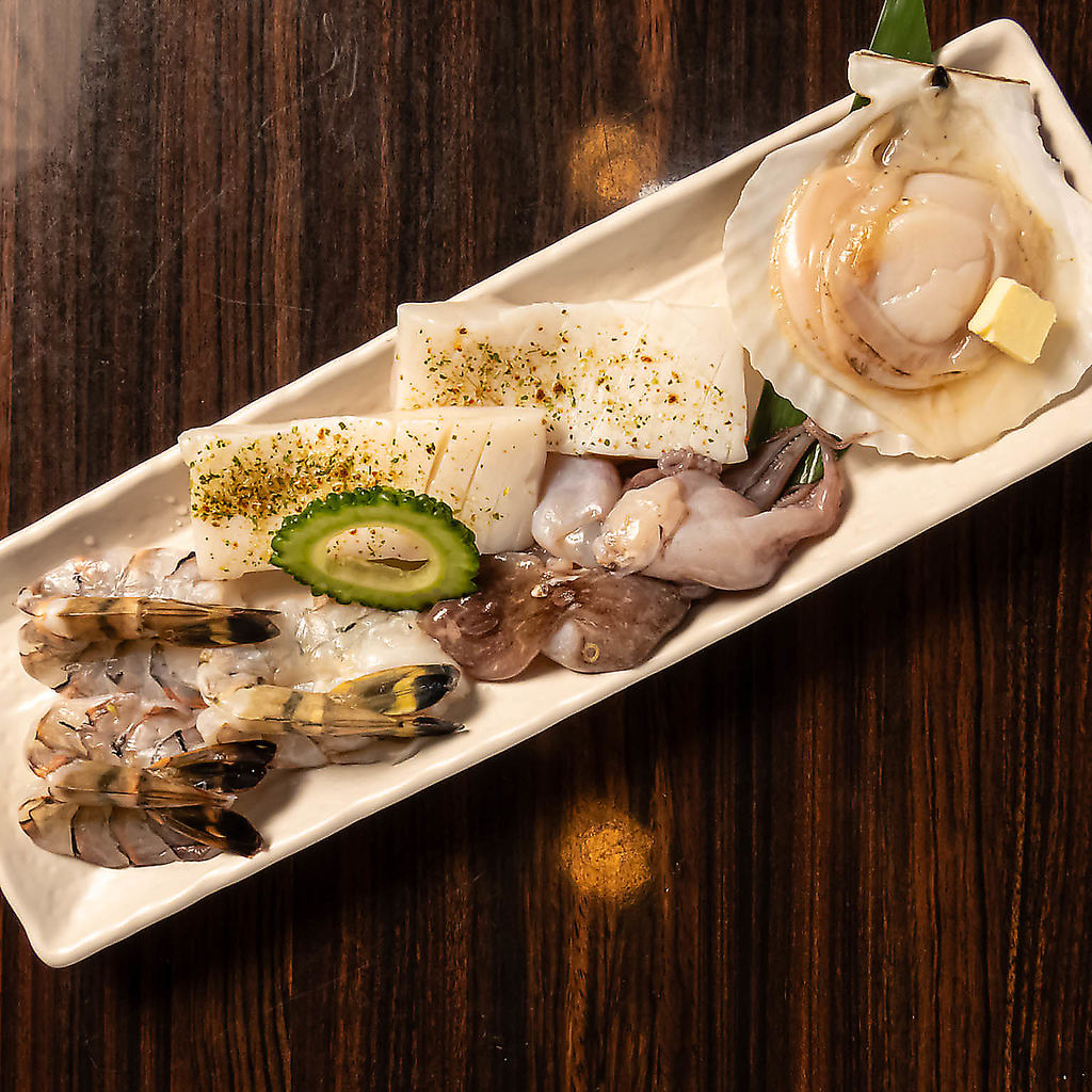 お肉だけではありません！海老・イカ・貝付きホタテなど海鮮類やサイドメニューにもこだわってます☆