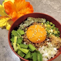 あぐー台湾そぼろ丼