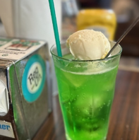 種類豊富なサイド・ドリンクメニュー