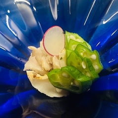 牛すじ煮込み/地鶏のタタキオクラわさび和え