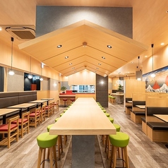 寿司と天ぷら鶴松新 ARATAグラングリーン大阪店の雰囲気1