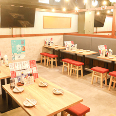 串とメシにはサケキタル 神戸三宮店の雰囲気2