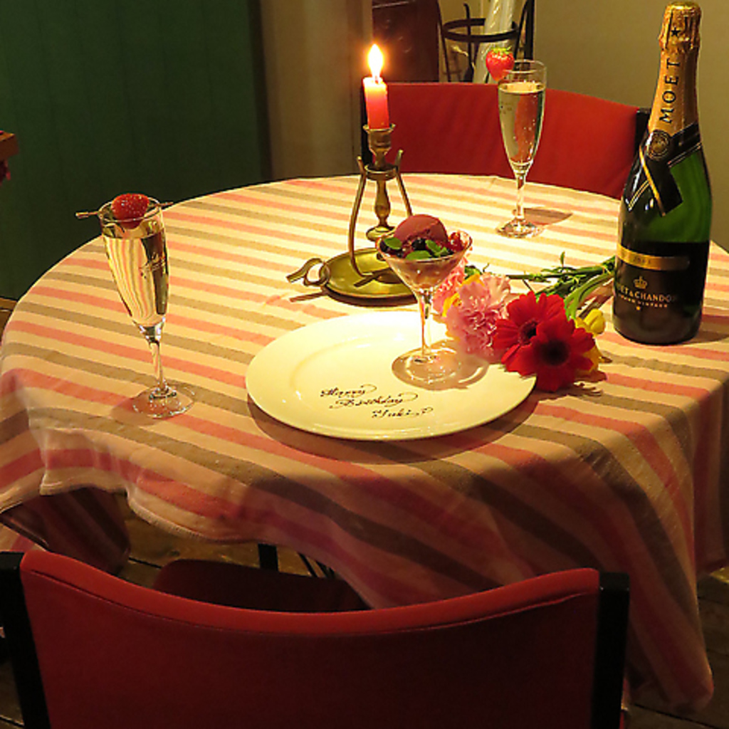 二人だけの記念日にふさわしい、ゆっくりとおくつろぎ頂ける空間づくりも、細部までこだわりました！