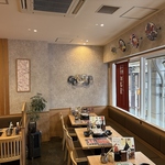 〈和モダン〉な内装で、ワンランク上のしゃぶしゃぶすき焼き食べ放題を！お肉は肉屋直送、鮮度に自信