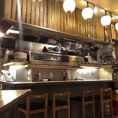 【1階】2名様カウンター席が2席ございます。