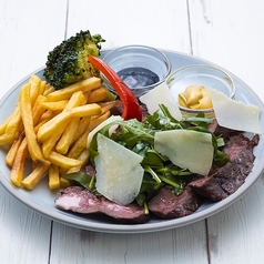 ハラミ(サガリ)のタリアータ ”ルッコラ&パルミジャーノ”