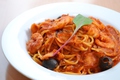料理メニュー写真 たこと海老のトマトソーススパゲティ