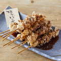 料理メニュー写真 博多名物！パリパリ鶏皮串