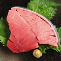 料理メニュー写真 本鮪の断面刺し（背）