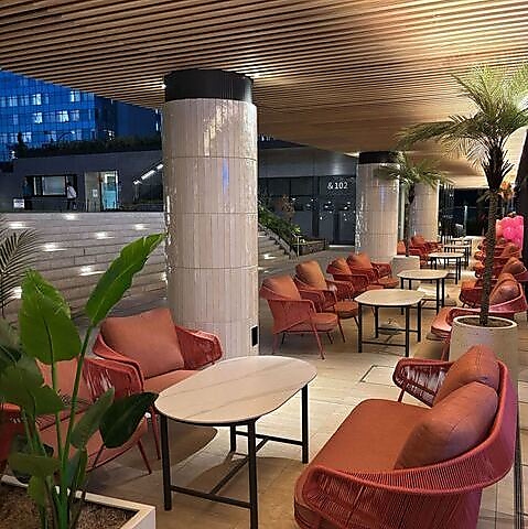 Tiki s Tokyo eBLYgELE