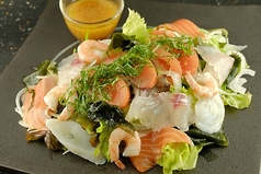 海鮮　刻サラダ