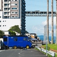 【駐車場完備】専用の駐車スペースをご用意しておりますので、お車でお越しの方も安心です◎唐戸市場すぐの好立地でありながら、周辺の駐車場を探す手間なくスムーズにご来店いただけます。駐車場探しのイライラやタイムロスを回避♪専用スペース完備で、到着後すぐにBBQをスタート!
