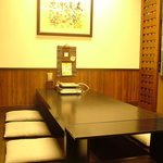 会社宴会や接待にはお座敷をどうぞ。6階からの景色を眺めながら会話とお食事をお楽しみください。