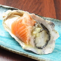 料理メニュー写真 三陸産 殻付き生牡蠣と生サーモン【牡蠣パッチョ】