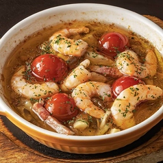 スペイン定番料理!エビとキノコのアヒージョ