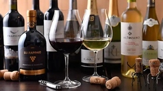 赤。・白・泡多数ご用意しております。詳細は店内のメニューをご覧ください。