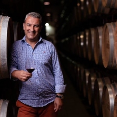 厳選したワイナリーから自社輸入した自信のラインナップ