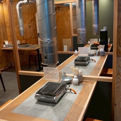 少人数から40名様までの団体利用まで幅広いシーンで使いやすい店内になっております◎昔ながらの【大衆焼肉感】と【イマドキ】を掛け合わせたNEWスタイルの焼肉屋の誕生です!貸切予約も大歓迎!