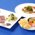ランチでしかご堪能いただけないお料理メニューを豊富にご用意しております。ランチ向けのコースでは、ご飯物やデザートをお付けしております。ランチの時間帯のご接待の利用にも最適です。ランチメニューも落ち着いた雰囲気の店内でゆっくりとご堪能いただけます。