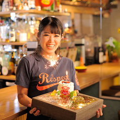 ゲストが笑顔になる誕生日＆記念日に♪特製デザートプレートでサプライズ演出もOK！の写真