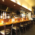 カウンターのお席を6席ご用意しております。お一人様でのお食事もお気軽にご来店下さい。