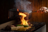 五感で味わう迫力満点の炭焼き体験をお楽しみ下さい！