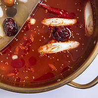 美肌と健康！2種類スープで味わう薬膳火鍋しゃぶしゃぶ