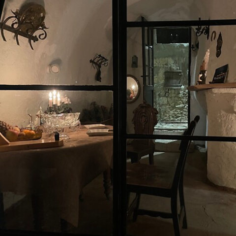 英国の雰囲気が味わえる！大満足の映えスポットで紅茶の飲み比べもできちゃう◎！