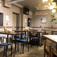 【1階】4名様テーブル席が2席ございます。