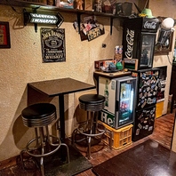 親密な時間をこだわりいっぱいのカップルシートで乾杯