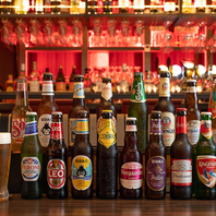 バーカウンターで楽しむ豊富なドリンクと特別なひととき