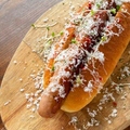 料理メニュー写真 自家製ソーセージのホットドッグ/Homemade Sausage Hotdog