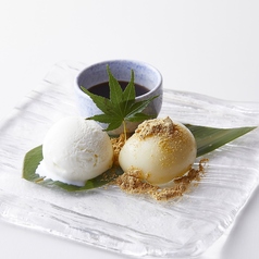 呉豆腐黒蜜きなこ　生乳アイス添え