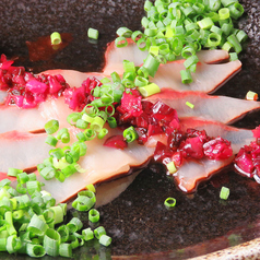 鮮魚の塩昆布しば漬けカルパッチョ