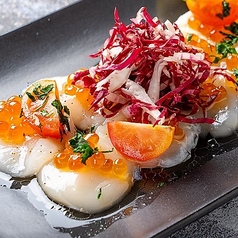 北海道常呂産ホタテのカルパッチョ いくらを添えて
