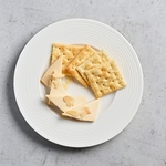 松本市ではフィガロから広まった本家味噌チーズ家！是非ご賞味ください。