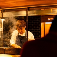 臨場感のある、カウンター席をメインにご用意