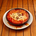 料理メニュー写真&nbsp;炙りチーズとホロホロ肉のトマトソース