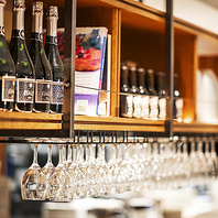 ワインや牡蠣に合うドリンクを多数ご用意しております。
