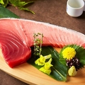 料理メニュー写真 本鮪の断面刺し（腹）