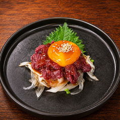 馬肉ユッケ