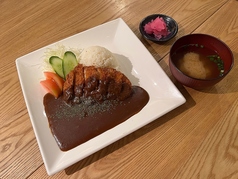 ボリューム満点！カツカレー（味噌汁,お漬物付き）