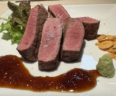 牛もも肉のステーキ