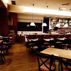 2名様用のお席他、4名様やお席をつなげてのご案内も可能です。