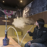 ゆったり寛ぐ◎シーシャと落ち着きの空間